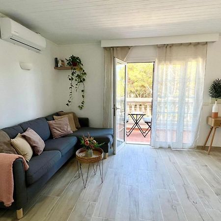 Menorca Chic Apartment Near Beach & Harbour 卡兰博希 外观 照片