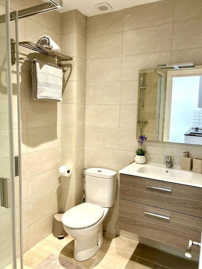 Menorca Chic Apartment Near Beach & Harbour 卡兰博希 外观 照片