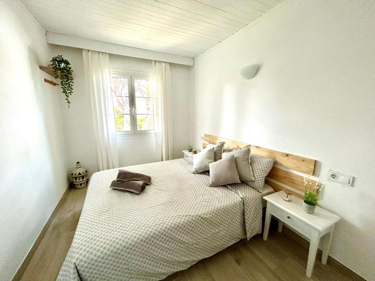 Menorca Chic Apartment Near Beach & Harbour 卡兰博希 外观 照片