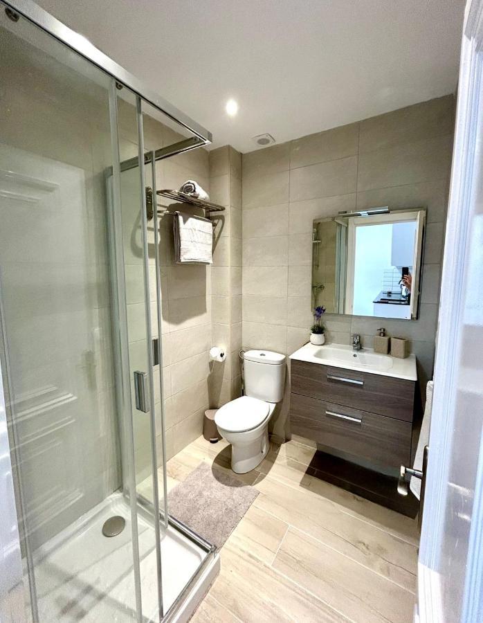 Menorca Chic Apartment Near Beach & Harbour 卡兰博希 外观 照片